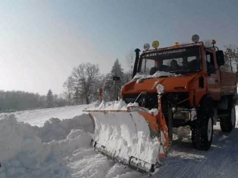 buldozer i sneg