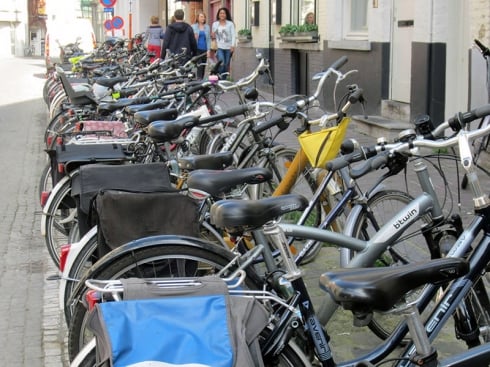 Parkiralište za bicikle u Brižu (Belgija)