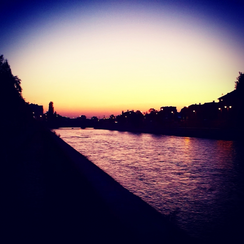 Pogled. Kej. Merak. #river #Nišava #sky #night #Niš #city #Serbia #welcome