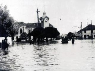 Zgrada Suda u ''velikoj niškoj poplavi'' 1948.godine