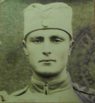 foto-privatna-arhiva-Ilija-Čolović-dok-je-služio-vojsku