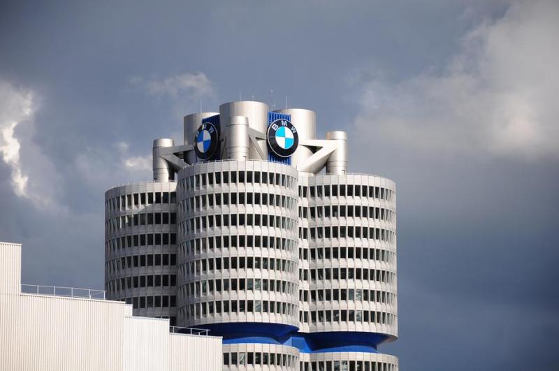 Zgrada BMW-a Foto: Serjio74