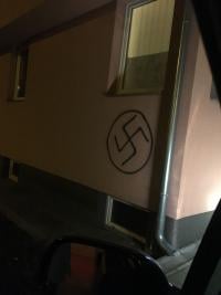 Nacistički simbol na stambenoj zgradi