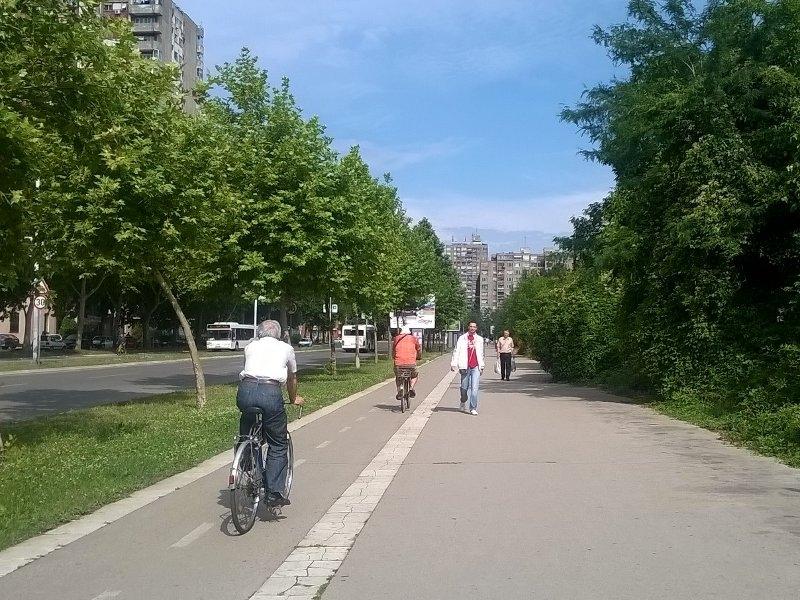 Manjak staza i mesta za parkiranje bicikli u Nišu