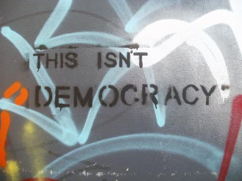 Ovo nije demokratija