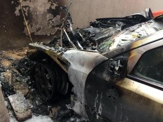 Izgoreo auto