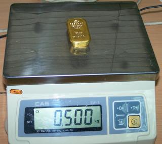 Zlatna poluga teška pola kilograma