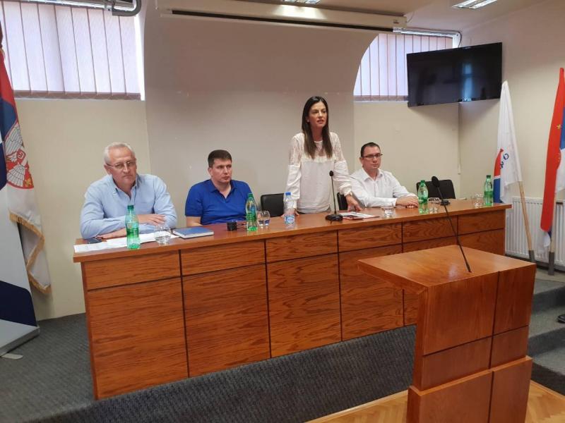 Potpredsednica SNS-a posećuje lokalne odbore na jugu Srbije