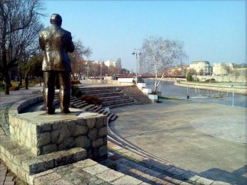 Spomenik Šaban Bajramović