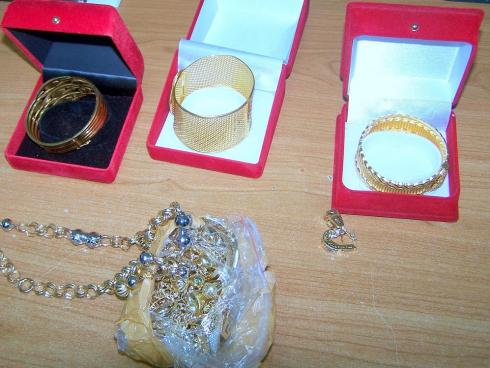 Vrednost nakita oko 800.000 dinara