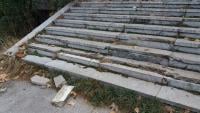 Oštećeno stepenište na bedemu Gabrovačke reke