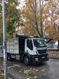 kamion “JKP  Medijana” oborio konstrukciju na pesackom prelazu pored osnovne skole Ratko Vukicevic