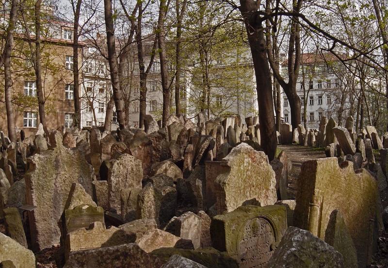 Old Jewish Cemetery in Prague, photo Flickr Stuart Richards