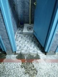 Sramni izgleda toaleta u Domu vojske
