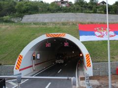 tunel koridor 10