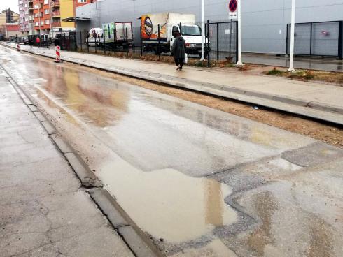 Ulica Majakovskog nove rupe kraj februara; foto: citalac-Prijavi problem