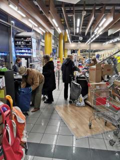 Redovi prodavnice kupovina penzioner 4. april 2020 foto Gradska opština Medijana6