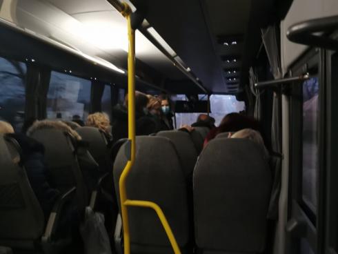 putnici u autobusu