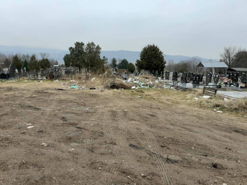 očišćena deponija na vrežinskom groblju