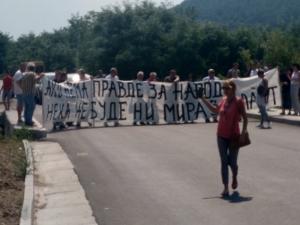 Nova blokada puta u Kuršumliji, bivši radnici traže svoj novac