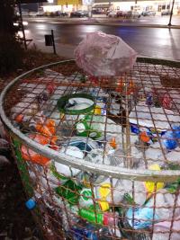 Puna reciklazna kanta za plasticne flase preko puta DISA u Duvanistu