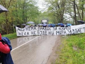 Umesto uranka i roštilja, radnici u Kuršumliji pozivaju na blokadu puta