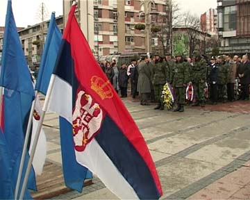Nis polaganje venaca na spomenik oslobodiocima Nisa povodom obelezavanja godisnjice oslobodjenja od Turaka 1878 godine pokrivanje
