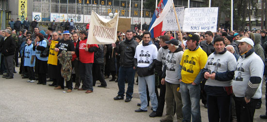 Rezervisti miting Leskovac2