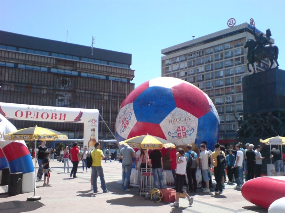 Nišlije dale podršku fudbalerima 14 lopta1