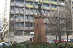 Spomenik oslobodiocu zima mala