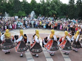 Nis Festival folklora