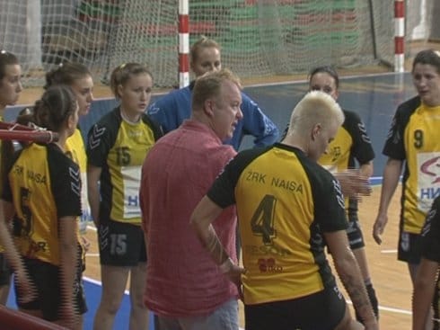 490x370 naisa i beli