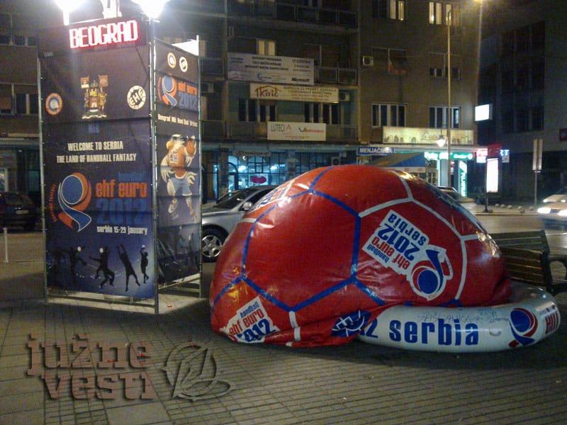 izbusena lopta rukomet nis