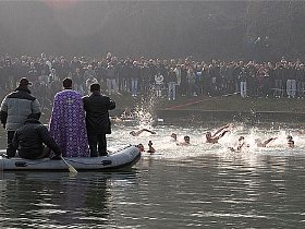 Vlasina plivanje za krst