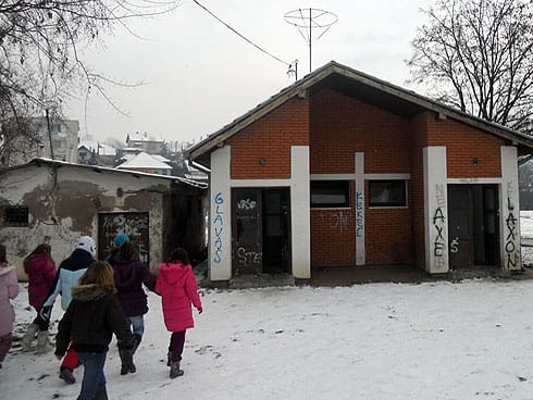 toalet prokuplje skinuli decaka golog