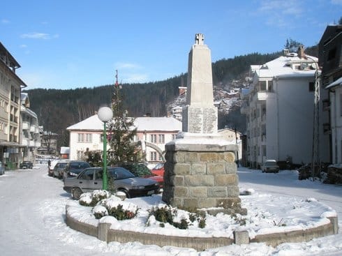 490x370 Crna Trva centar