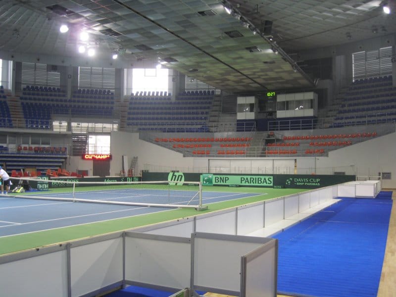 hala cair dejvis kup