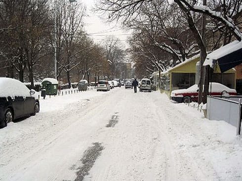Opštinari da čiste sneg 13 zavejane ulice u Nisu