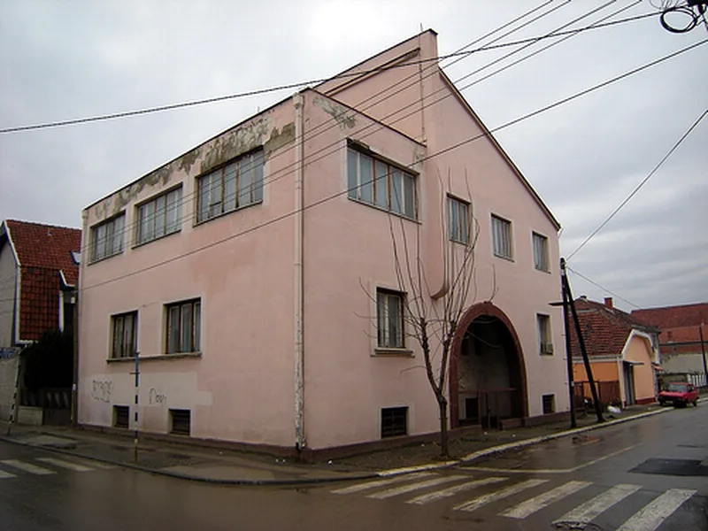 "Crkvene" ekskurzije u Leskovcu? 18 skolska uprava sediste 1