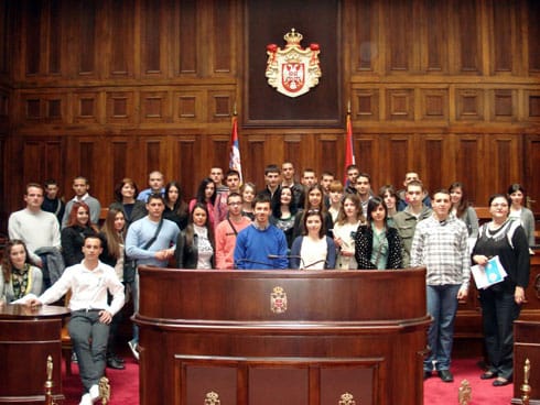 Niški gimnazijalci posetili Skupštinu Srbije 10 Nis