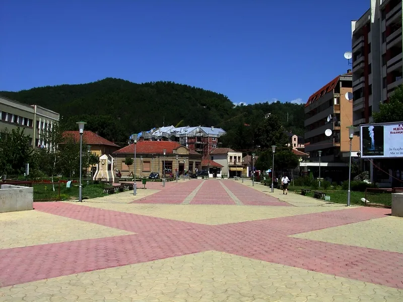 Pretnje kandidatu DS-a u Medveđi 2 Medvedja Glavni trg