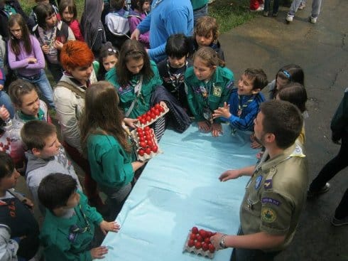 Izviđačka akcija "Vaskršnje jaje" 3 izvidjaci vaskrs