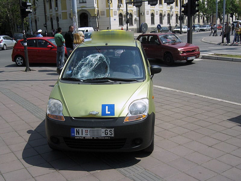 udes ispred pozorista nis2