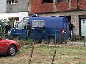 490x370 tuca navijaci policija nis