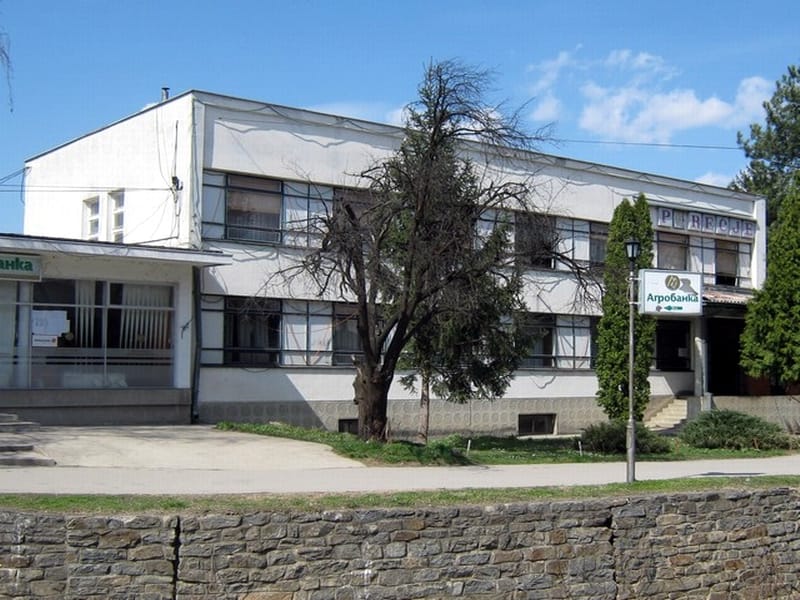 Prodaje se deo imovine poljoprivrednog kombinata "Porečje" iz Vučja 7 Porecje mala 1