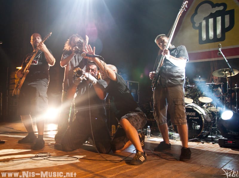 Fantastičan koncert Hladnog piva 2 Hp NM 4