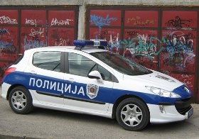 490x370 policijski auto