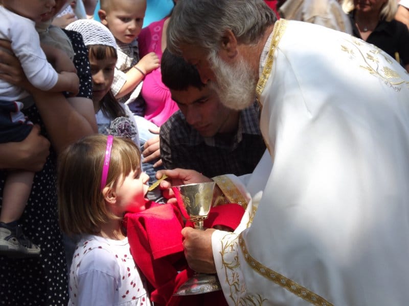 Grupno krštenje u Crnoj Travi (foto) 1 crna trava krstenje