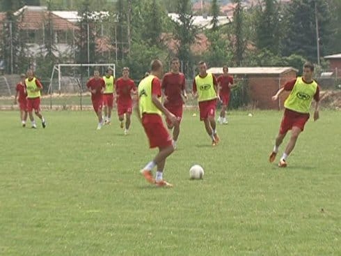 Proba Radničkog protiv Žitorađe 1 fudbaleri radnickog pripreme 2012