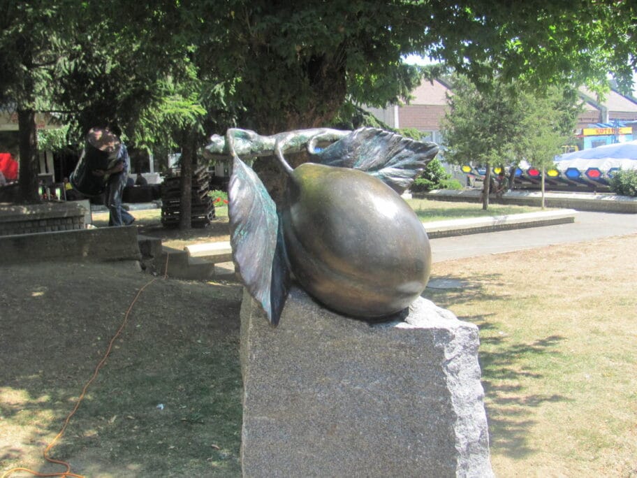 Blace: statua i fontana u čast šljive 7 IMG 4052